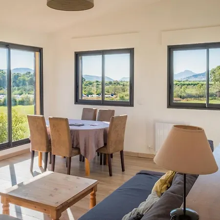 A 500m De La بيت للعطل *