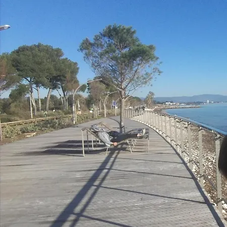 A 500m De La بيت للعطل