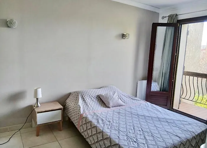 A 500m De La Feriehus Hyères